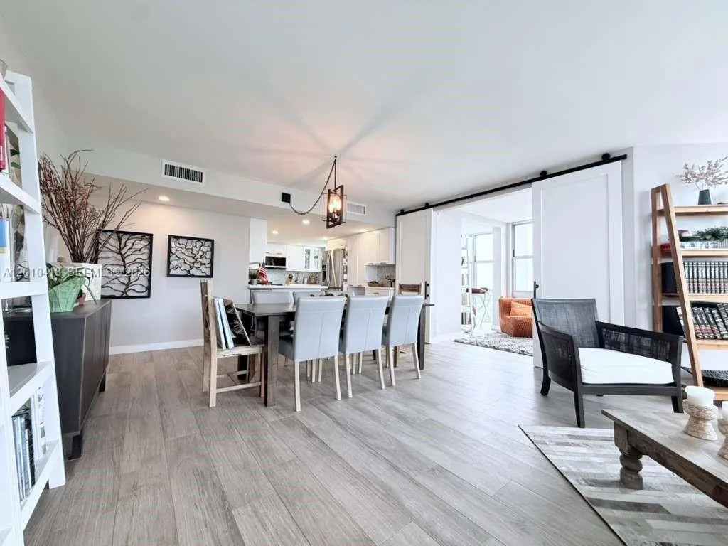 1901 Brickell Ave # B1809, Miami FL 33129