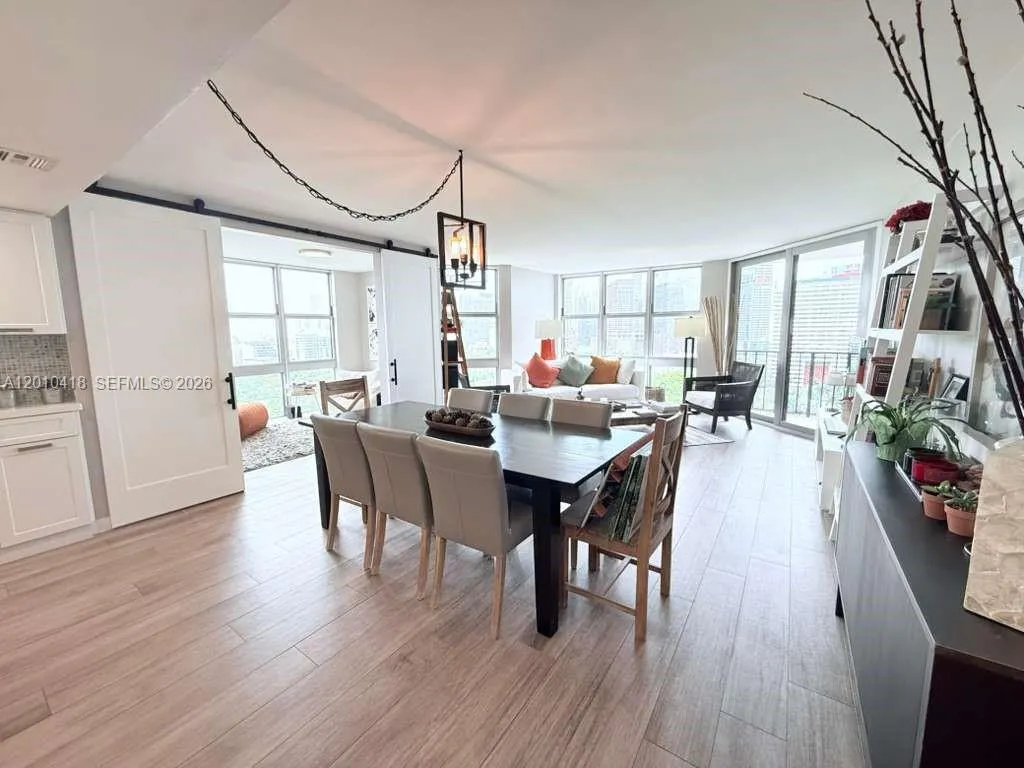 1901 Brickell Ave # B1809, Miami FL 33129