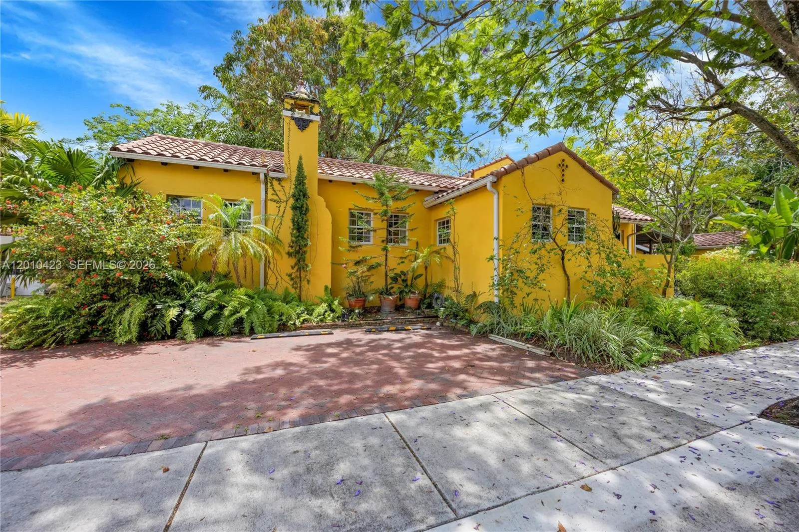6 bedroom 5 bath for sale at 650 NE 76th St, Miami FL 33138