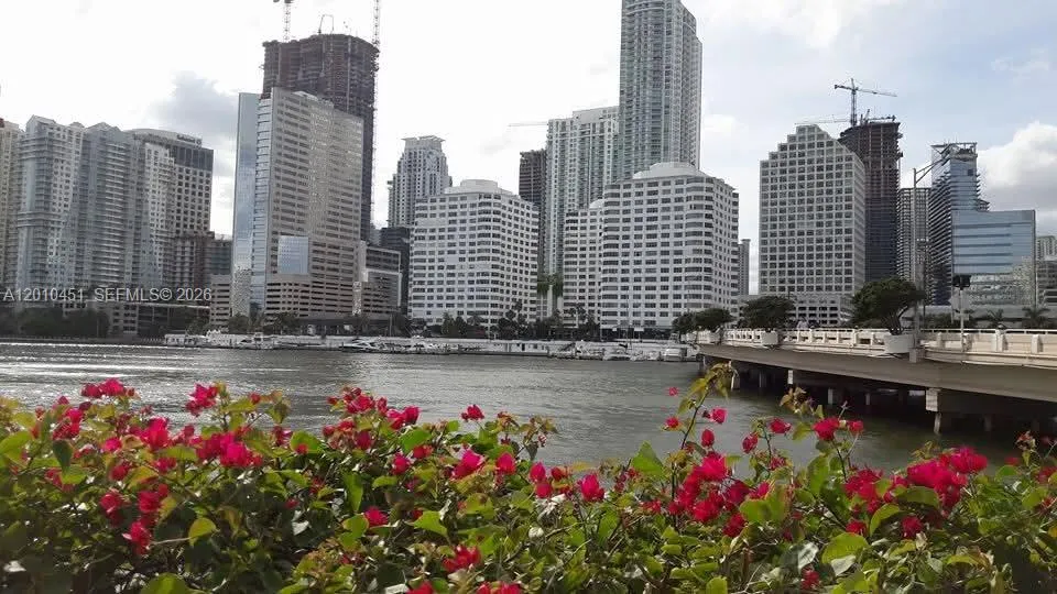 999 Brickell Bay Dr # 805, Miami FL 33131
