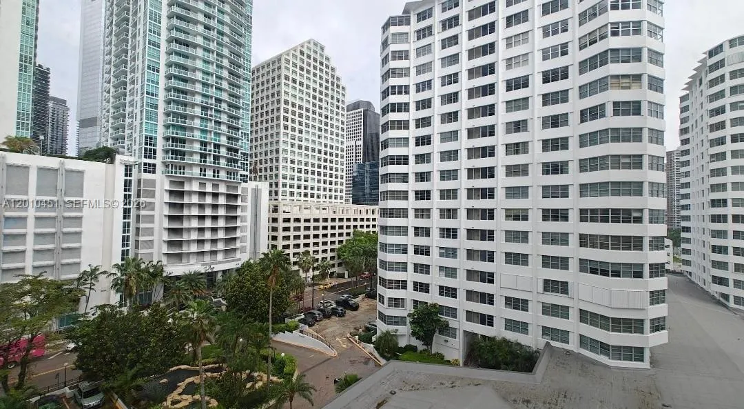 999 Brickell Bay Dr # 805, Miami FL 33131