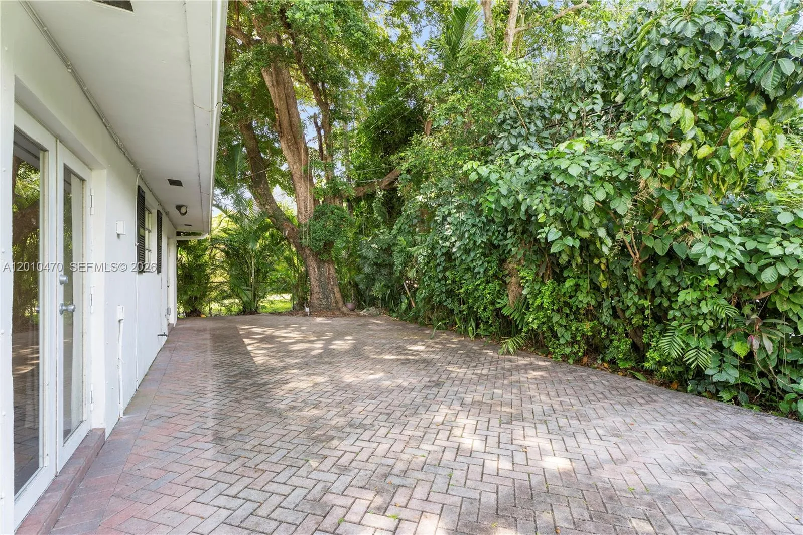 5520 San Vicente St, Coral Gables FL 33146