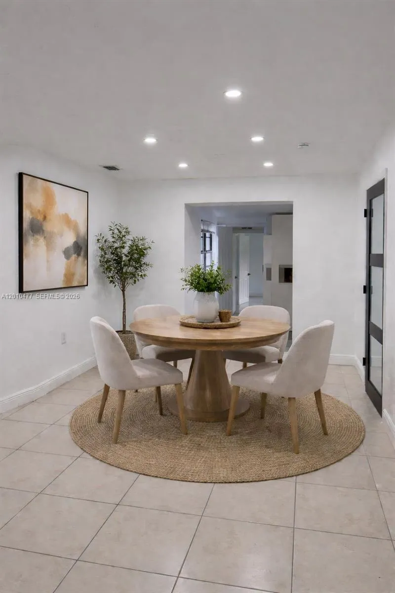 124 NW 89th St, El Portal FL 33150