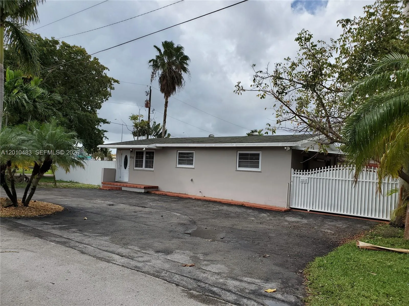 690 SW 120th Ave, Miami FL 33184
