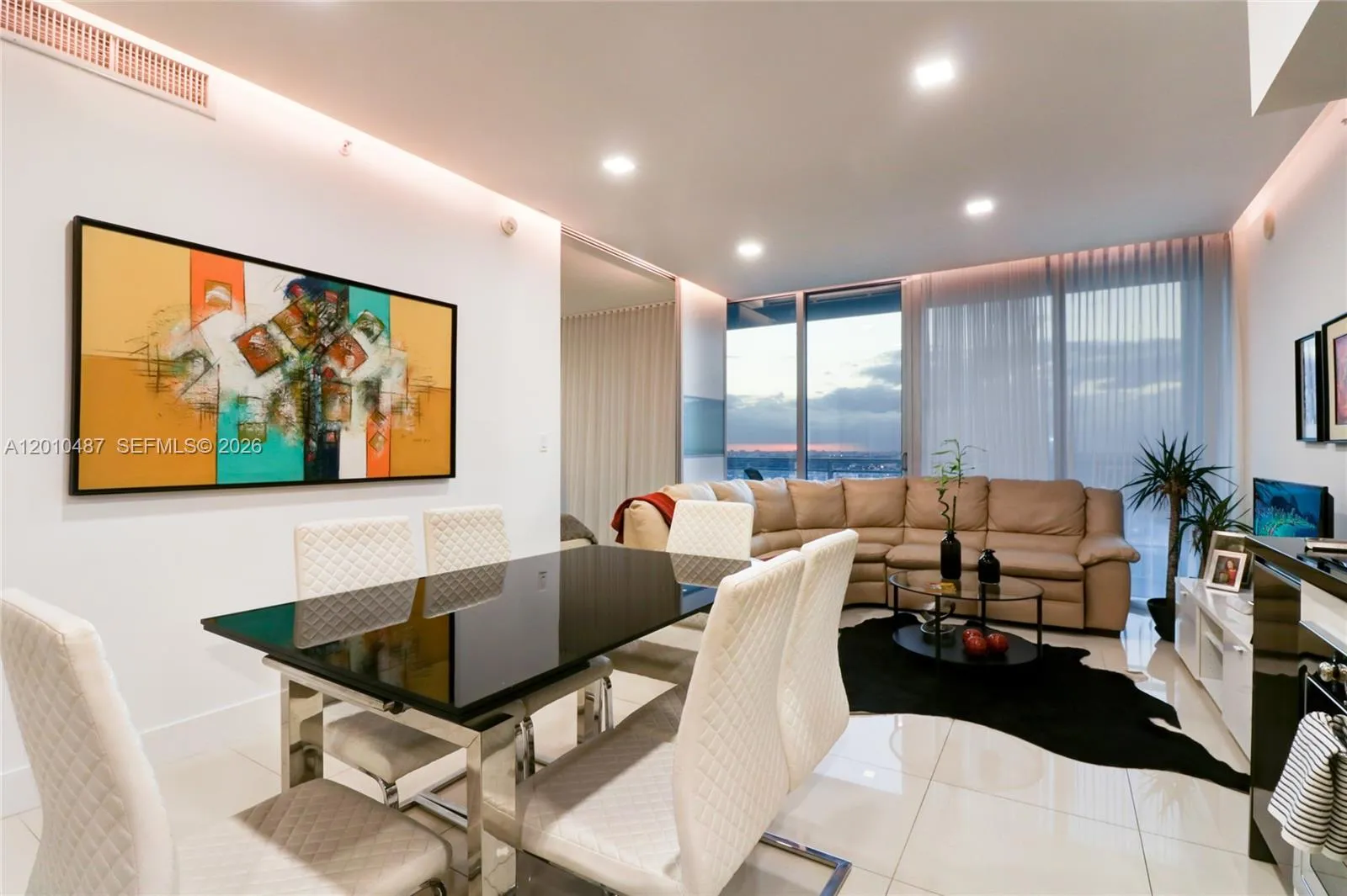 92 SW 3rd St # 2808, Miami FL 33130
