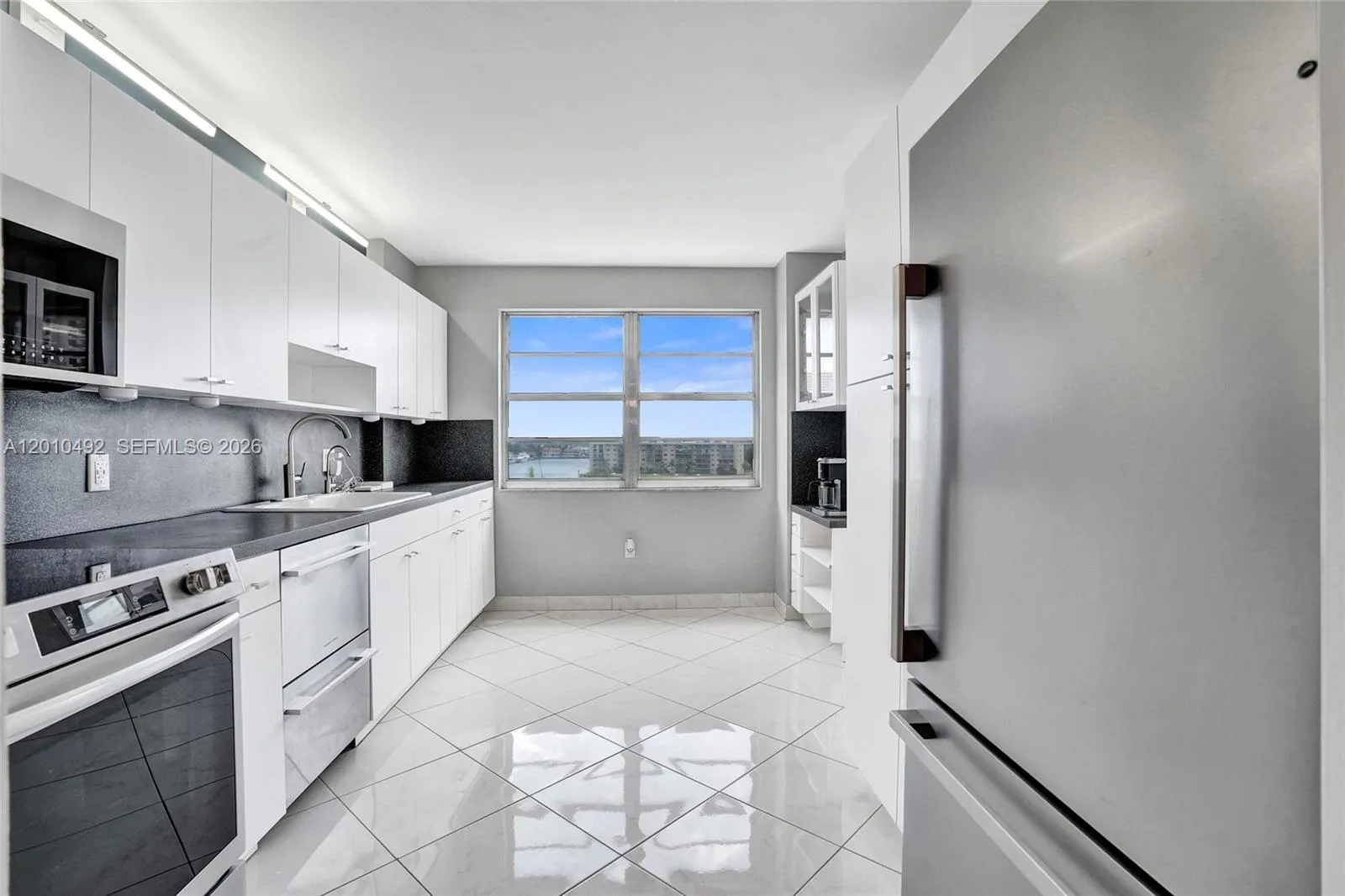 2851 NE 183rd St # 616E, Aventura FL 33160