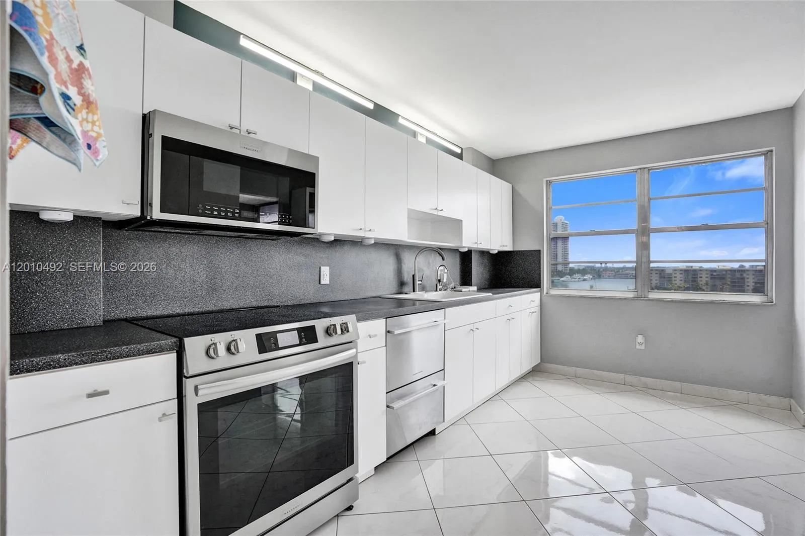 2851 NE 183rd St # 616E, Aventura FL 33160