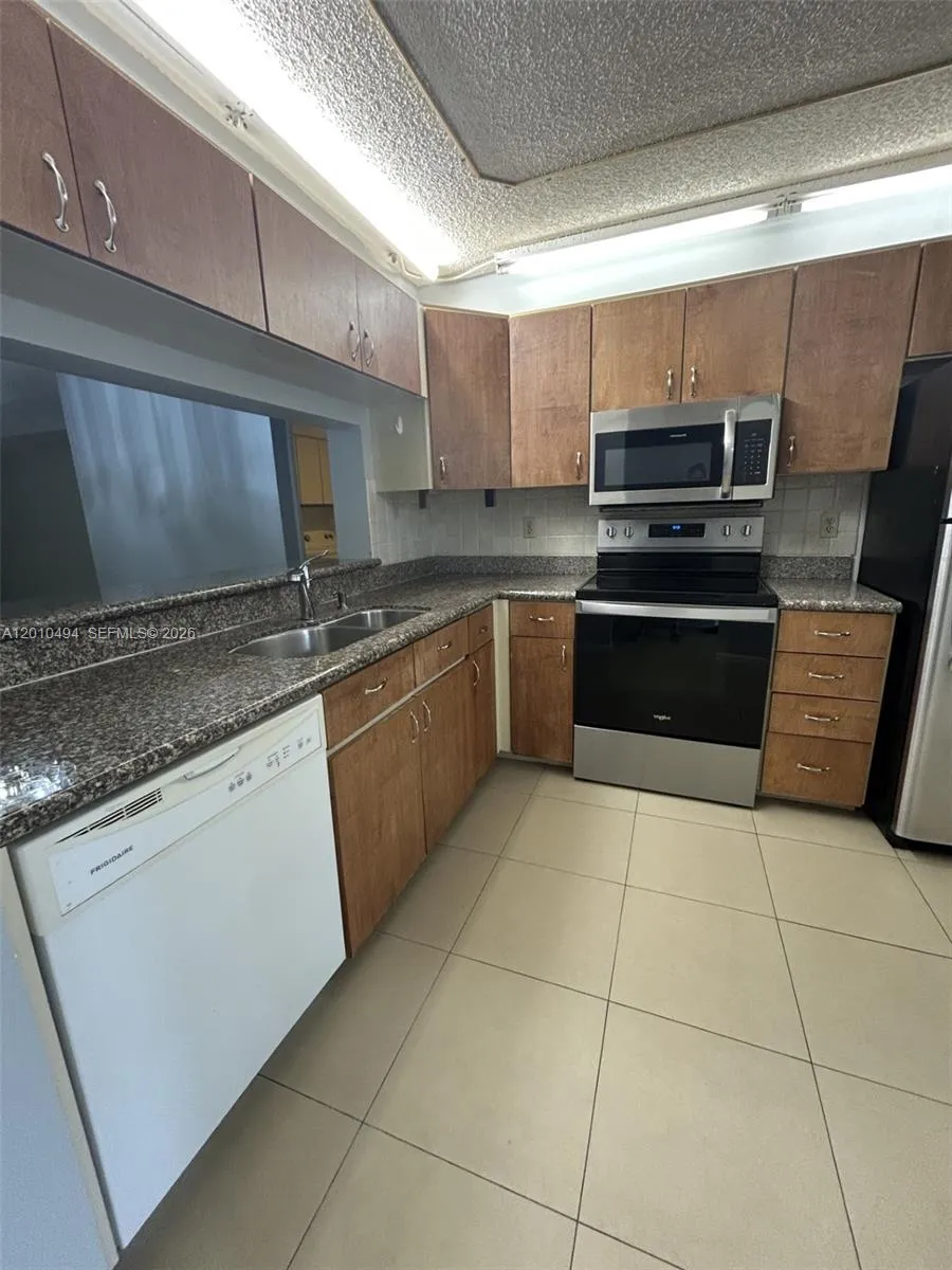 3100 NW 42 Ave # D203, Coconut Creek FL 33066