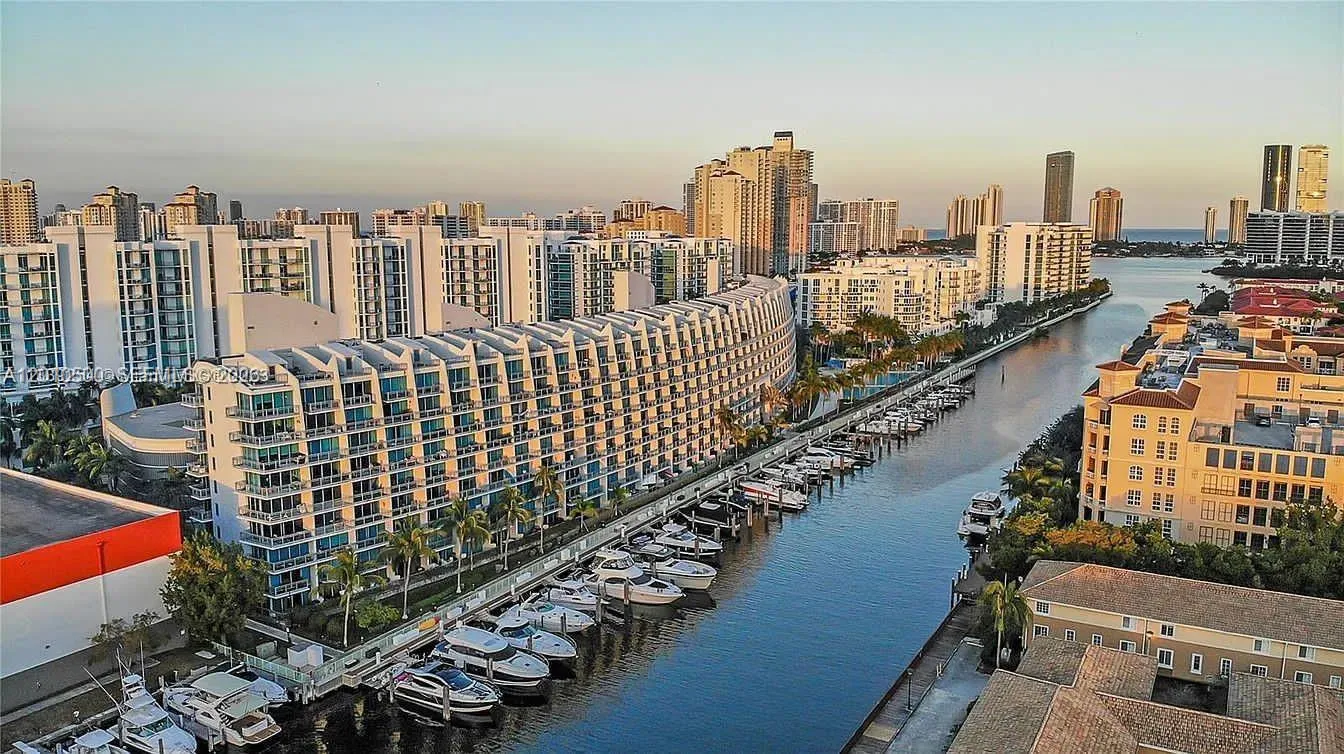 2950 NE 188th St # 448, Aventura FL 33180