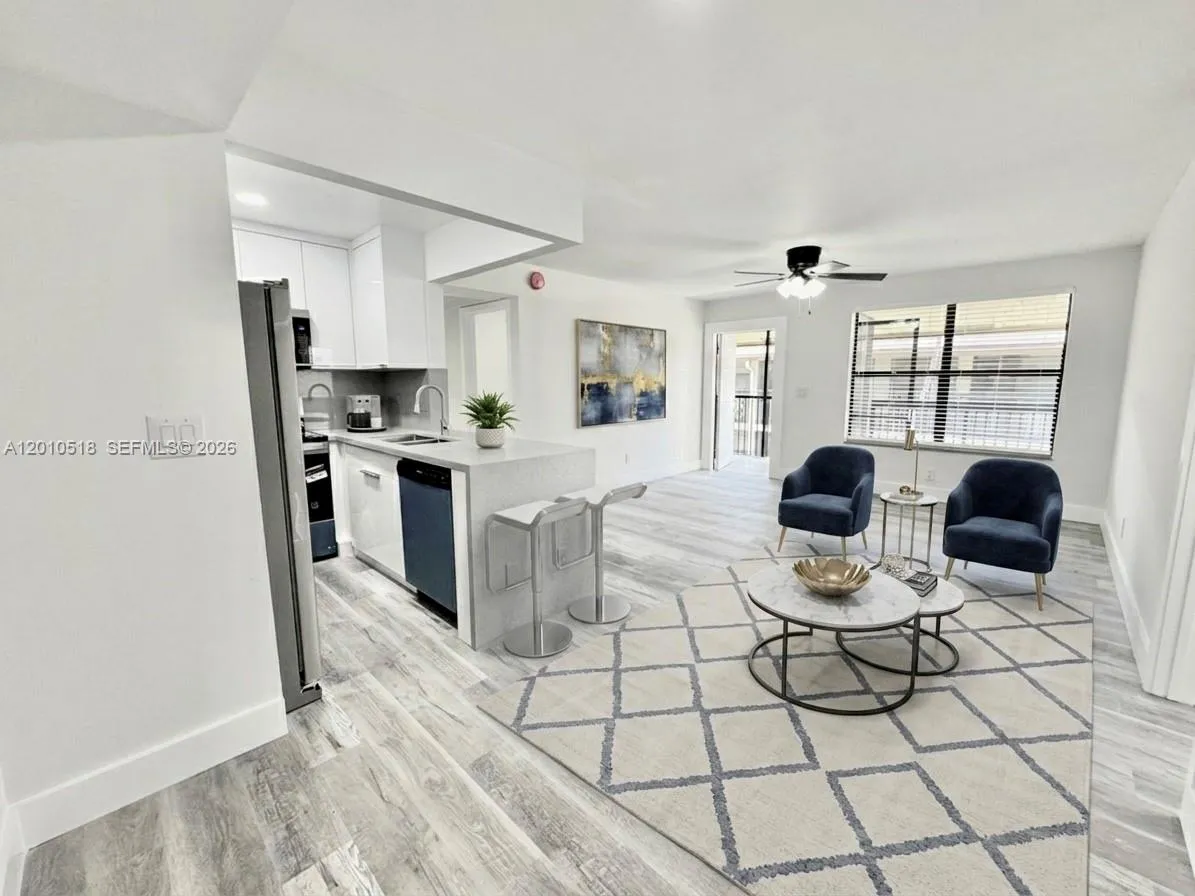 10031 Winding Lake Rd # 201, Sunrise FL 33351