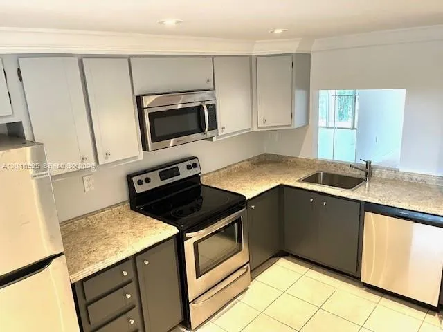 3920 Inverrary Blvd # 204C, Lauderhill FL 33319