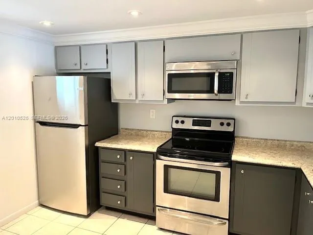 3920 Inverrary Blvd # 204C, Lauderhill FL 33319