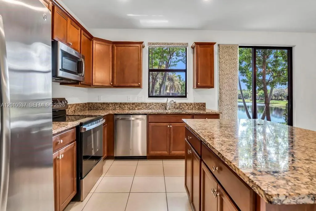 6978 Broadland Way, Coconut Creek FL 33073