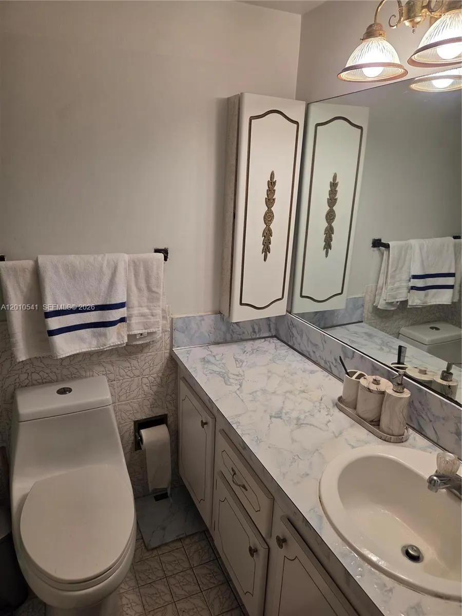 1817 S Ocean Dr # 325, Hallandale Beach FL 33009