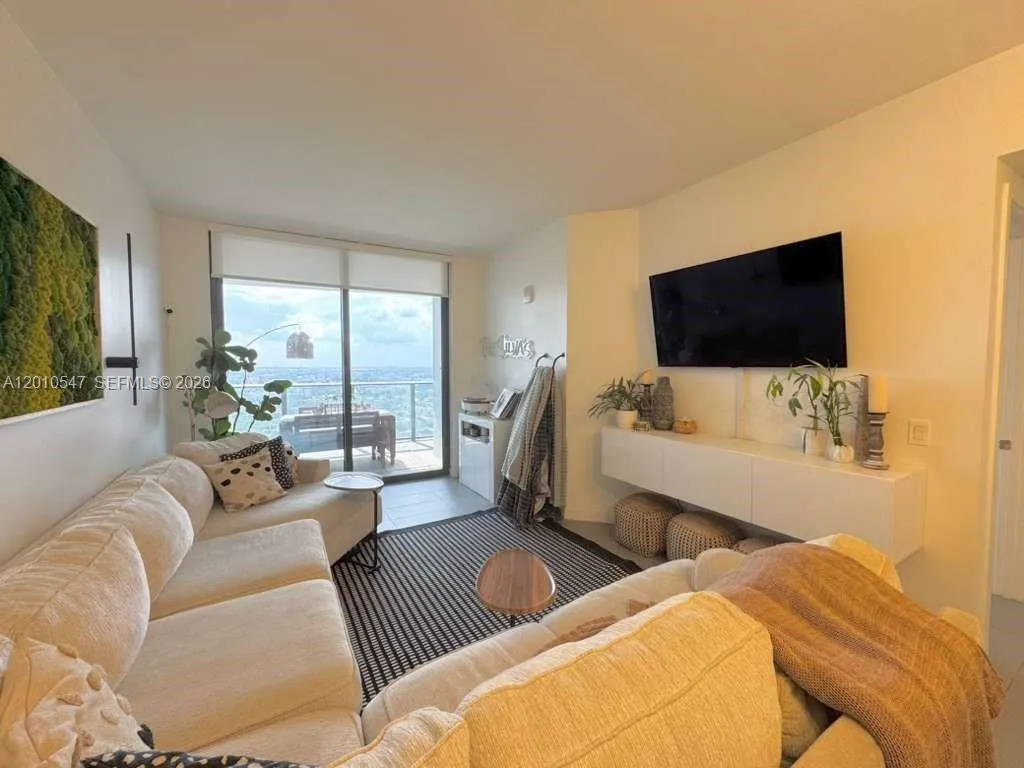 1600 NE 1st Ave # 3312, Miami FL 33132