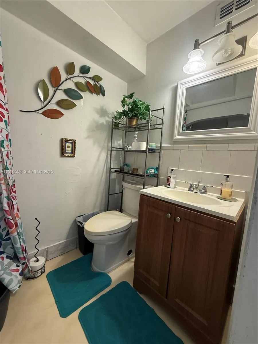 5231 NW 27th St # 8A, Lauderhill FL 33313