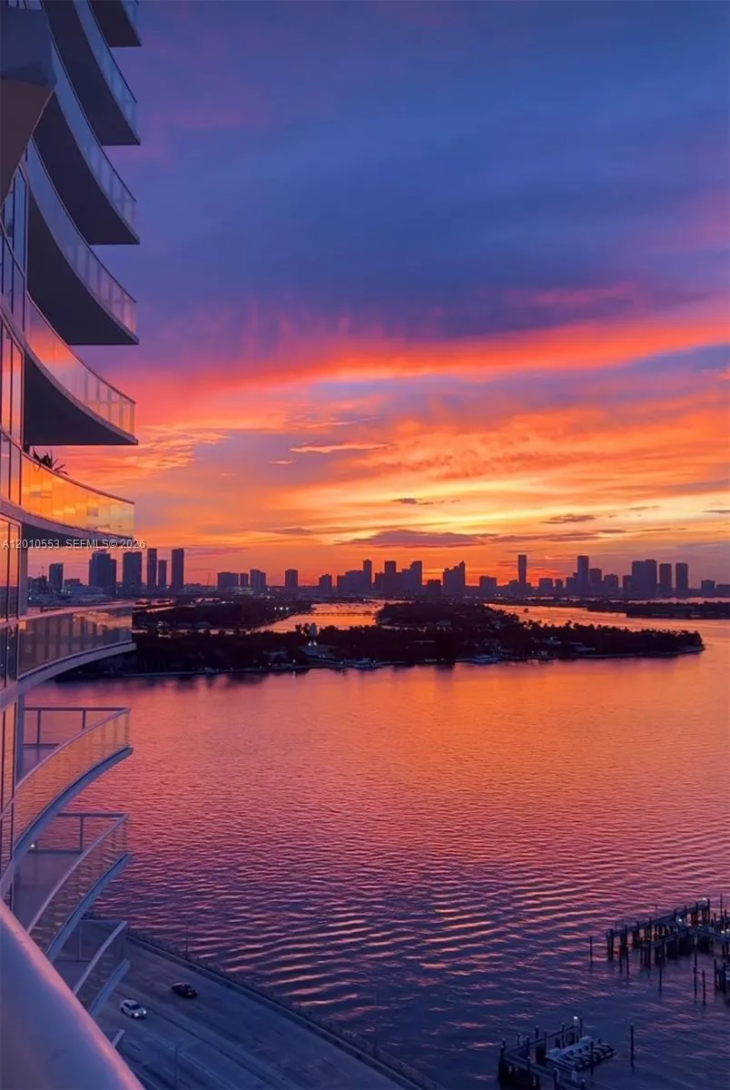 450 Alton Rd # 2810, Miami Beach FL 33139
