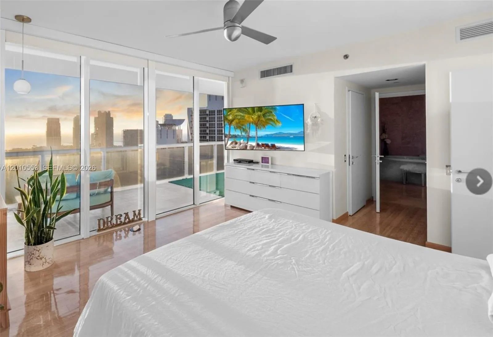450 Alton Rd # 2810, Miami Beach FL 33139