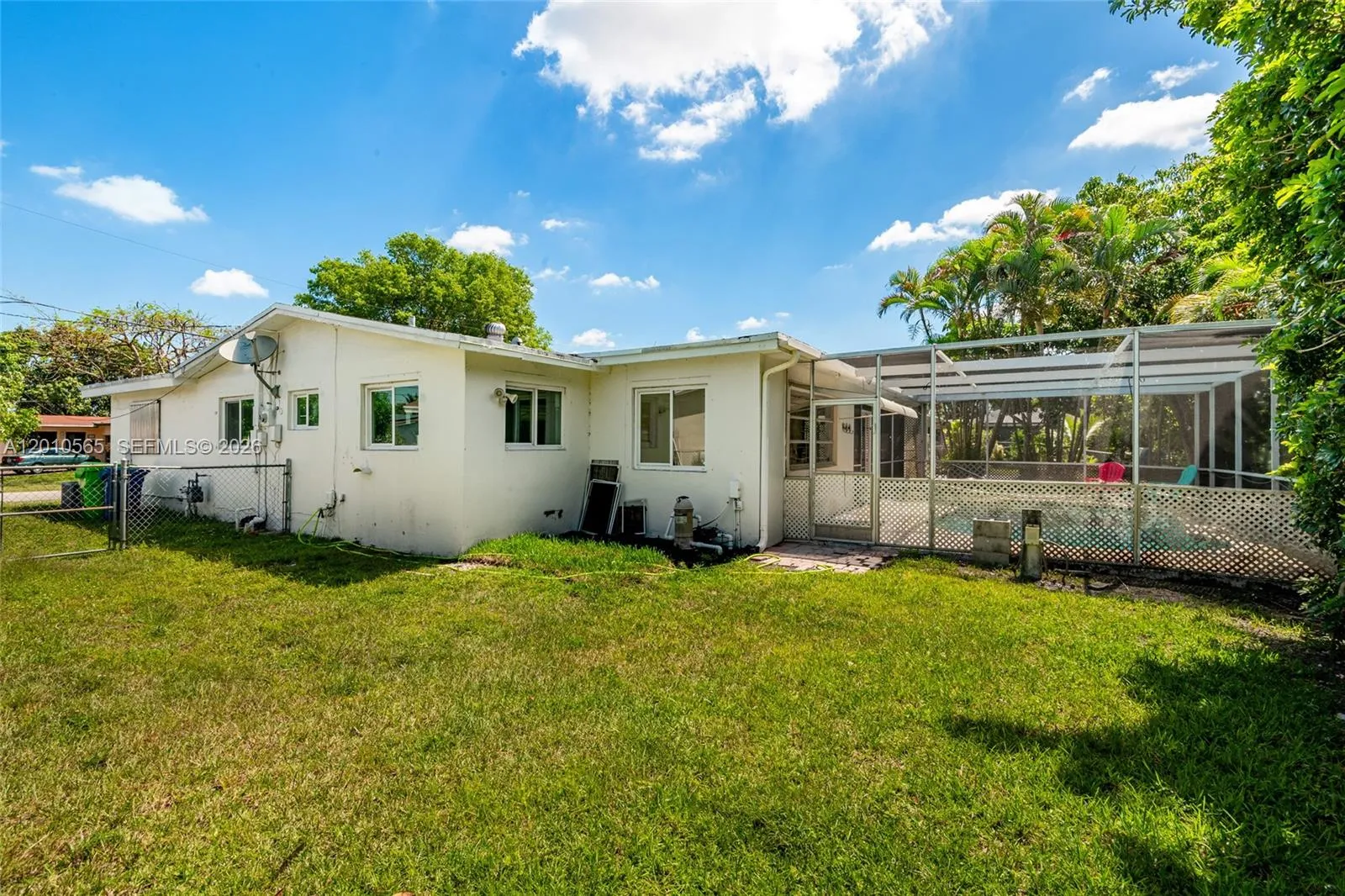 8690 NW 24th Pl, Sunrise FL 33322