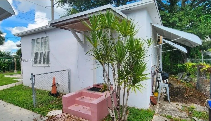405 NW 64th St # 3, Miami FL 33150