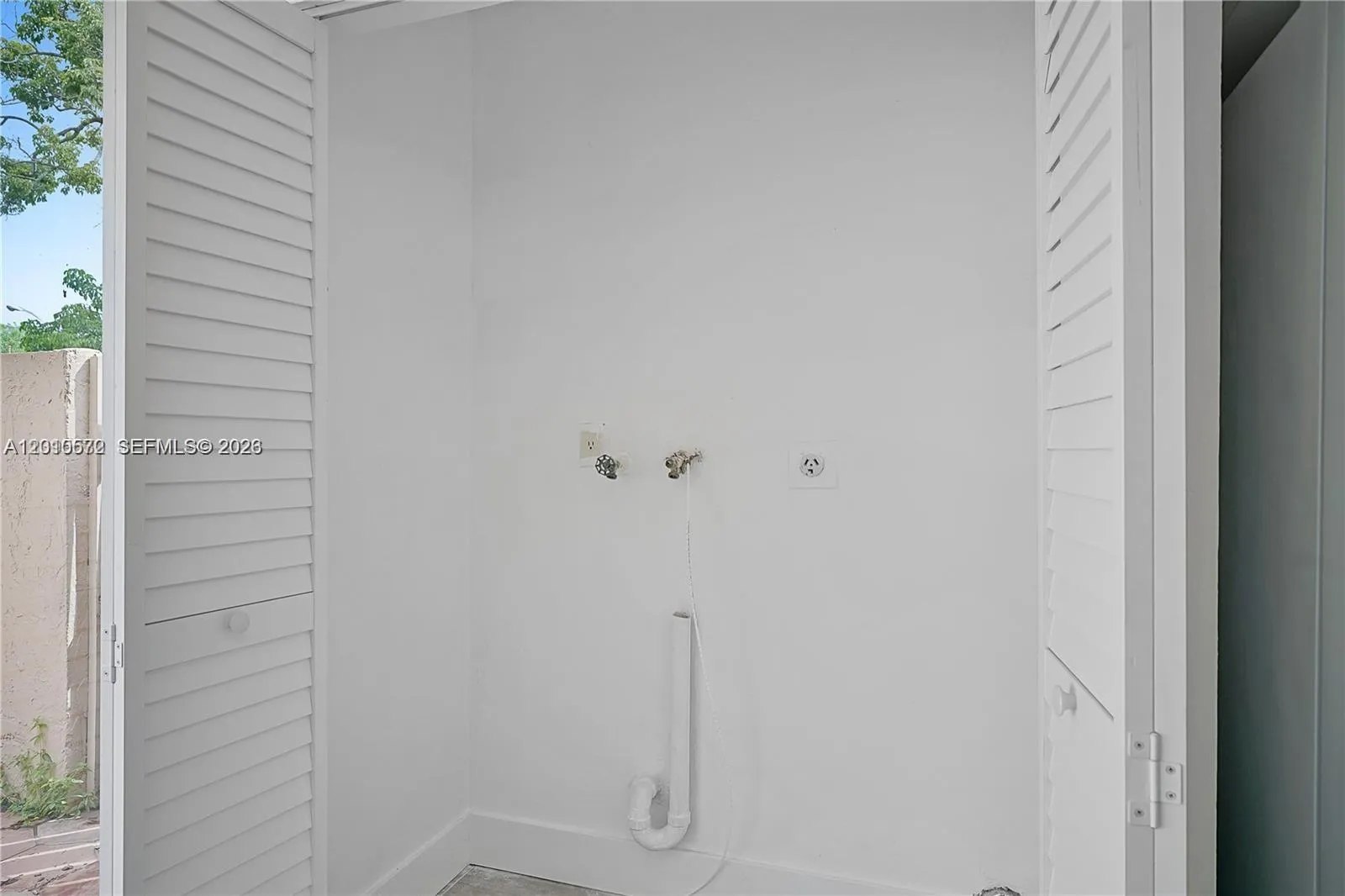 20107 SW 123rd Dr, Miami FL 33177