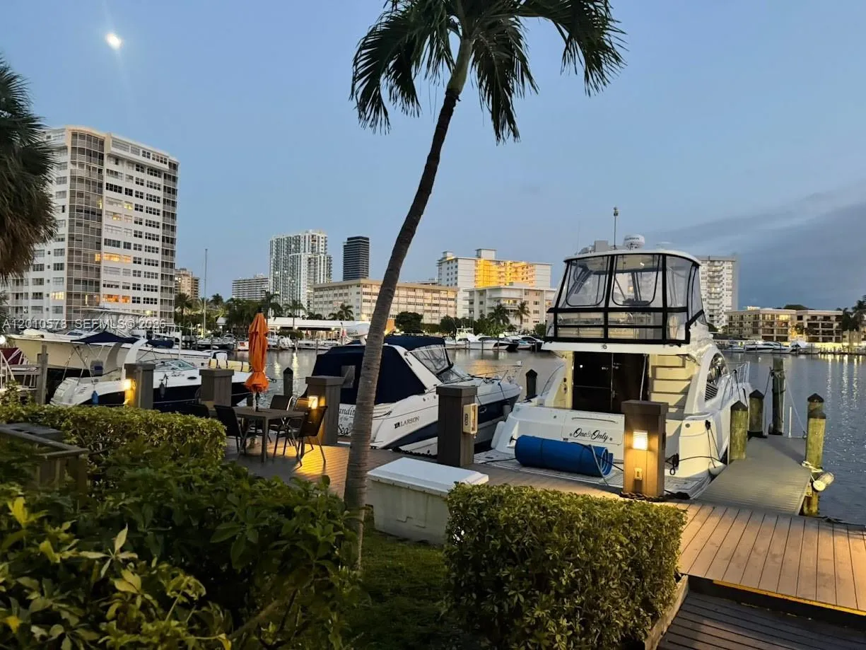 2420 Diana Dr # 302, Hallandale Beach FL 33009