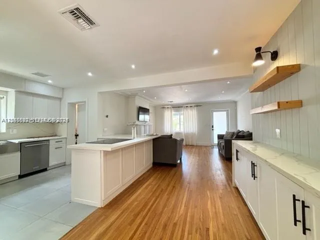 9472 Byron Ave, Surfside FL 33154