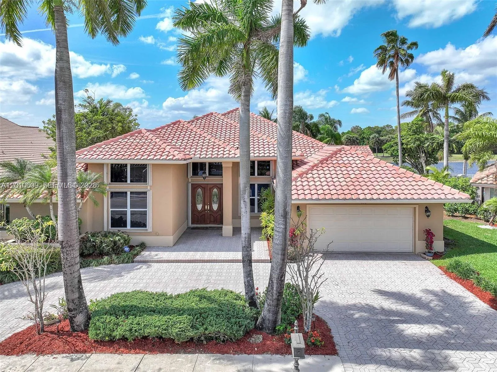 620 W Laurel Ln W, Pembroke Pines FL 33027