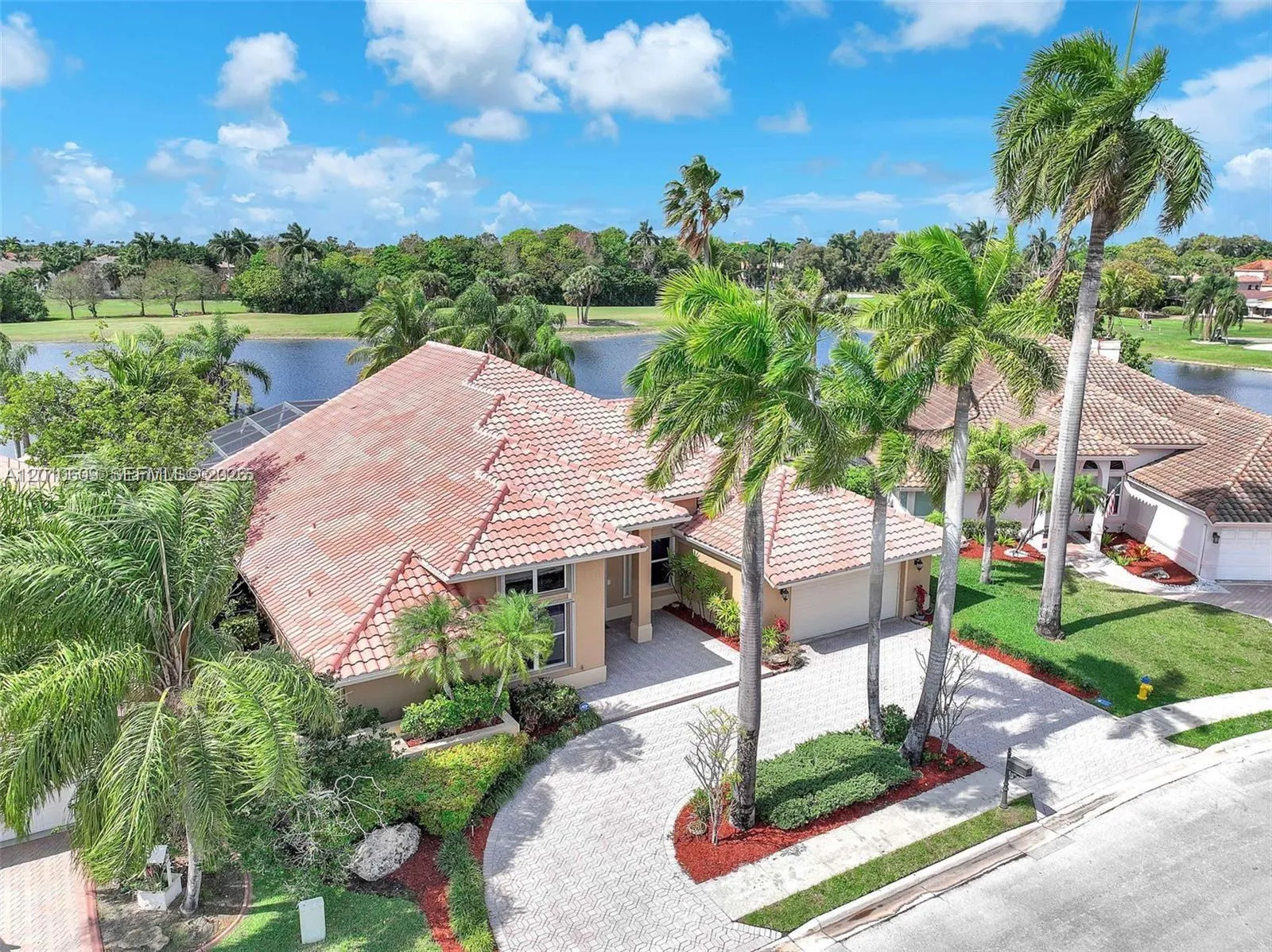 620 W Laurel Ln W, Pembroke Pines FL 33027