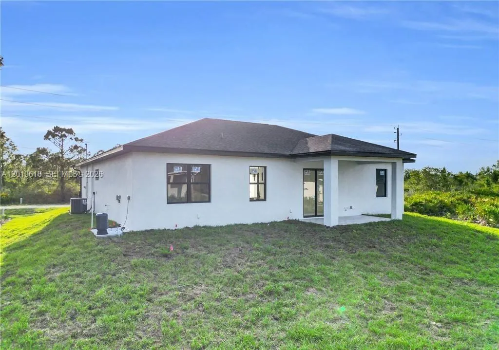 346 Ranchito Ave, Lehigh Acres FL 33974
