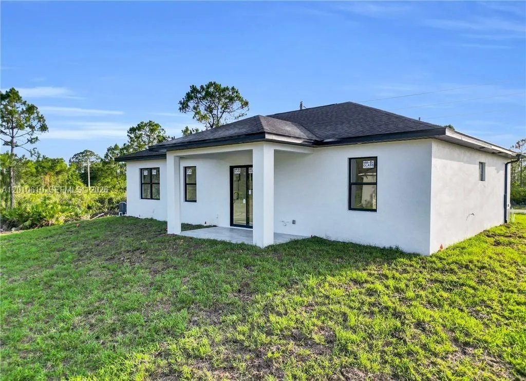 346 Ranchito Ave, Lehigh Acres FL 33974