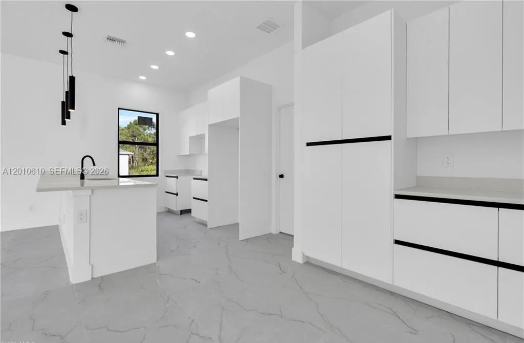 346 Ranchito Ave, Lehigh Acres FL 33974