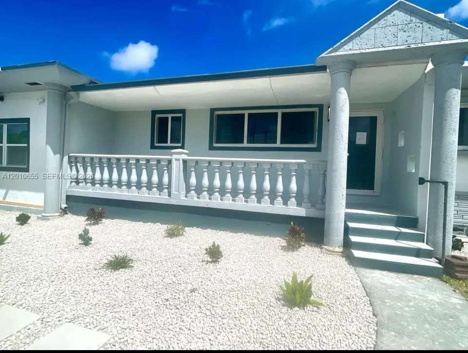 15925 NE 18th Ave, North Miami Beach FL 33162
