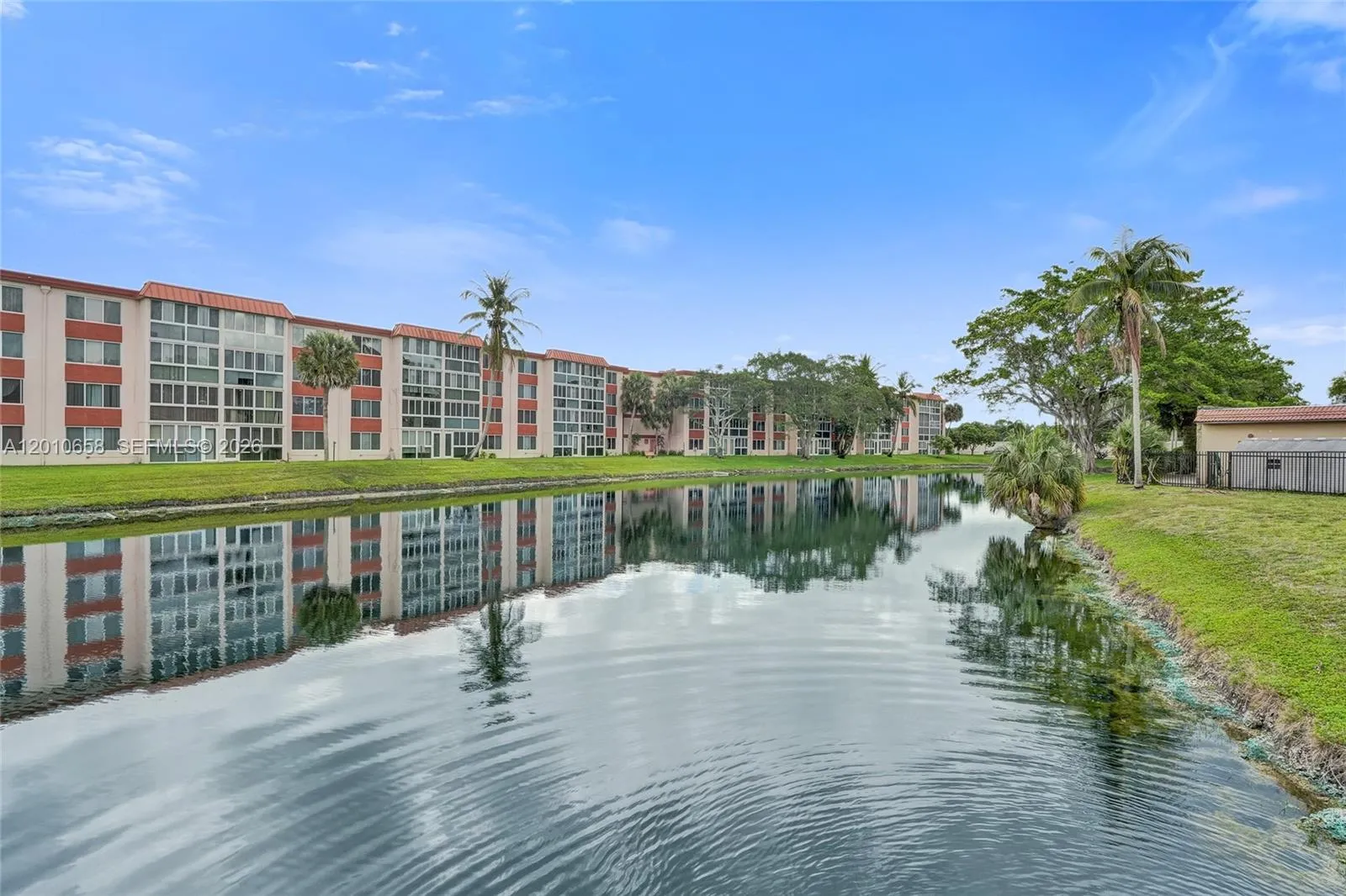 5950 Del Lago Cir # 104, Sunrise FL 33313