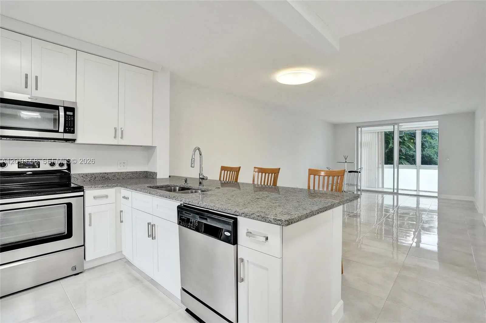 5950 Del Lago Cir # 104, Sunrise FL 33313