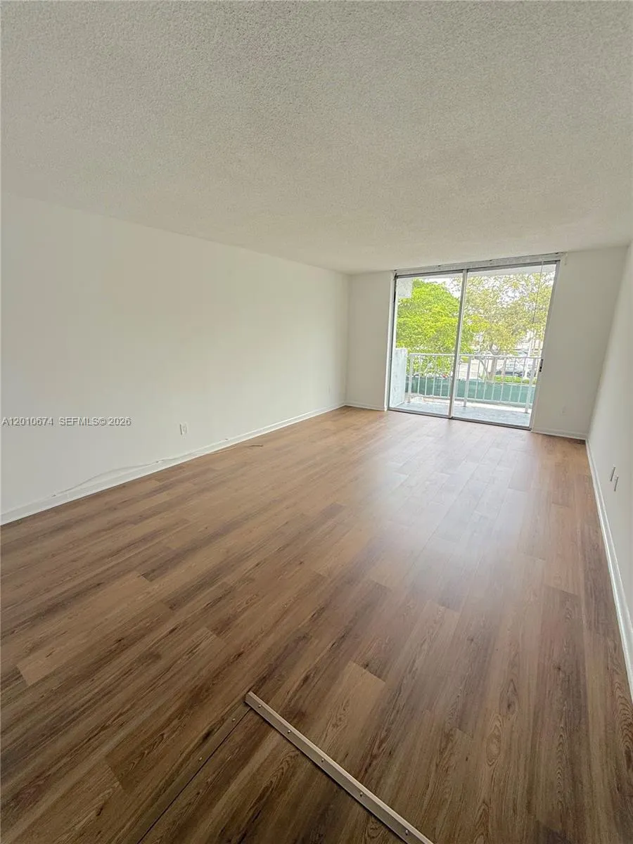 482 NW 165th St Rd # 307, Miami FL 33169