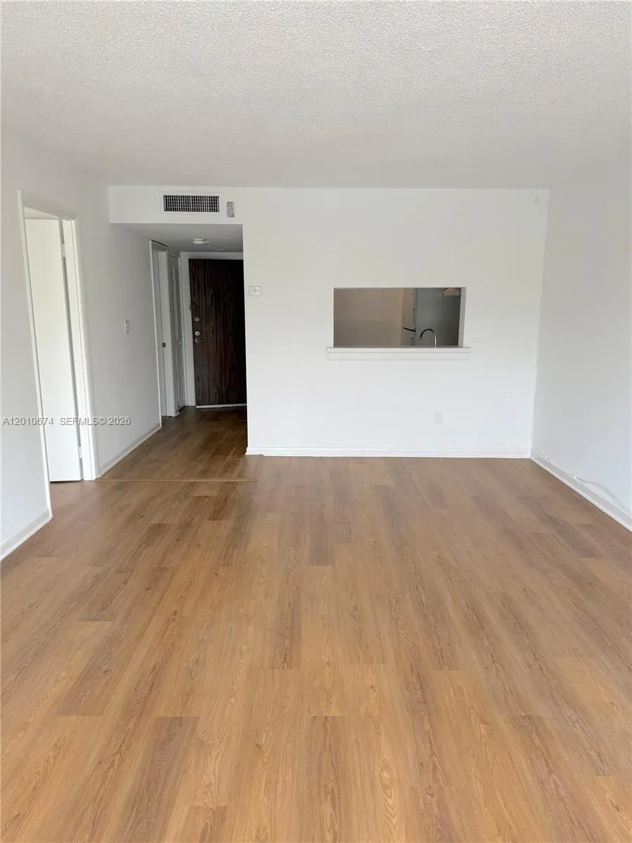482 NW 165th St Rd # 307, Miami FL 33169
