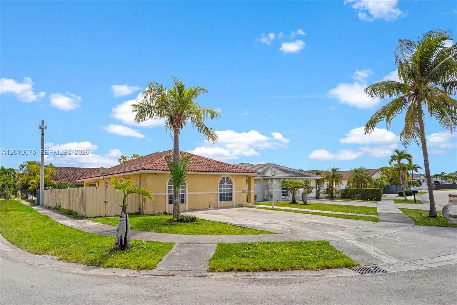 14300 SW 52nd St, Miami FL 33175