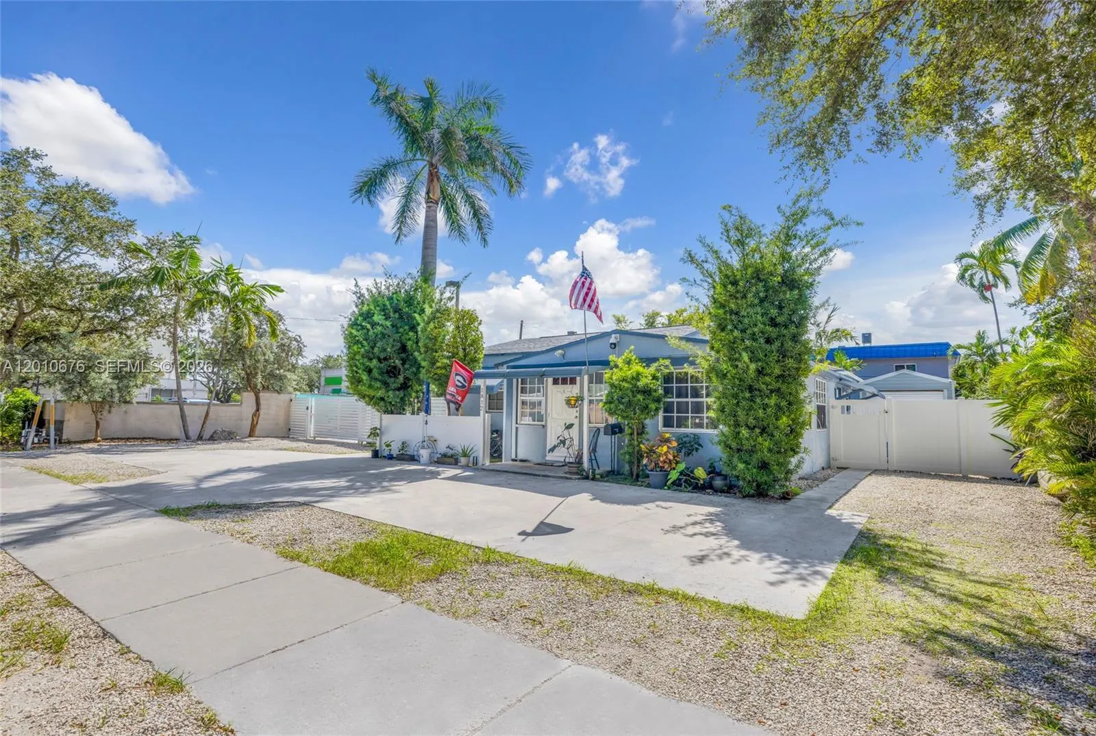 1812 Coolidge St, Hollywood FL 33020