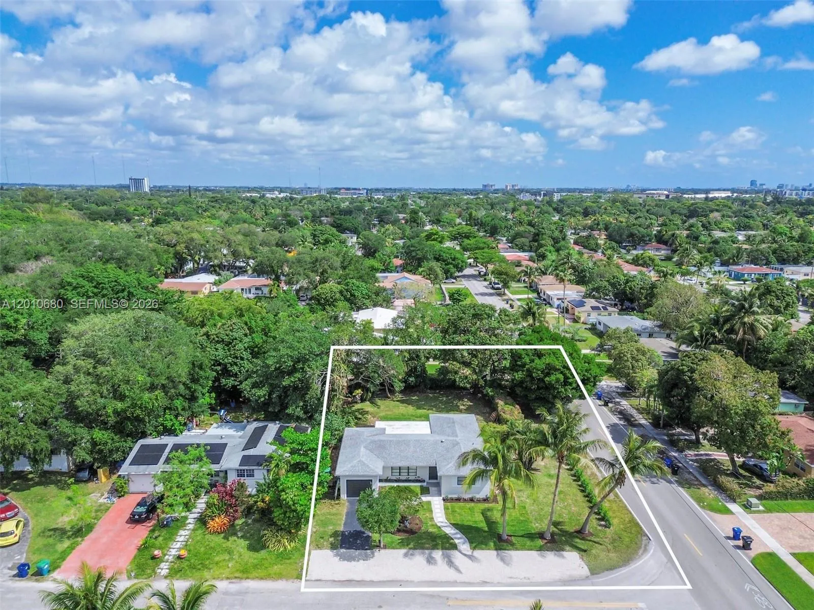 981 NE 152nd St, Miami FL 33162