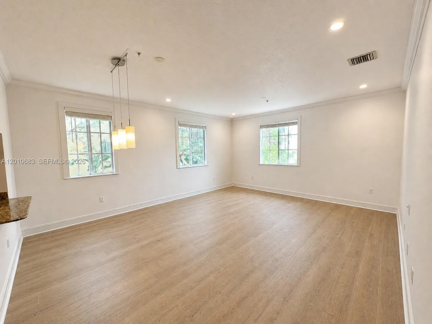 115 Mendoza Ave # 202, Coral Gables FL 33134