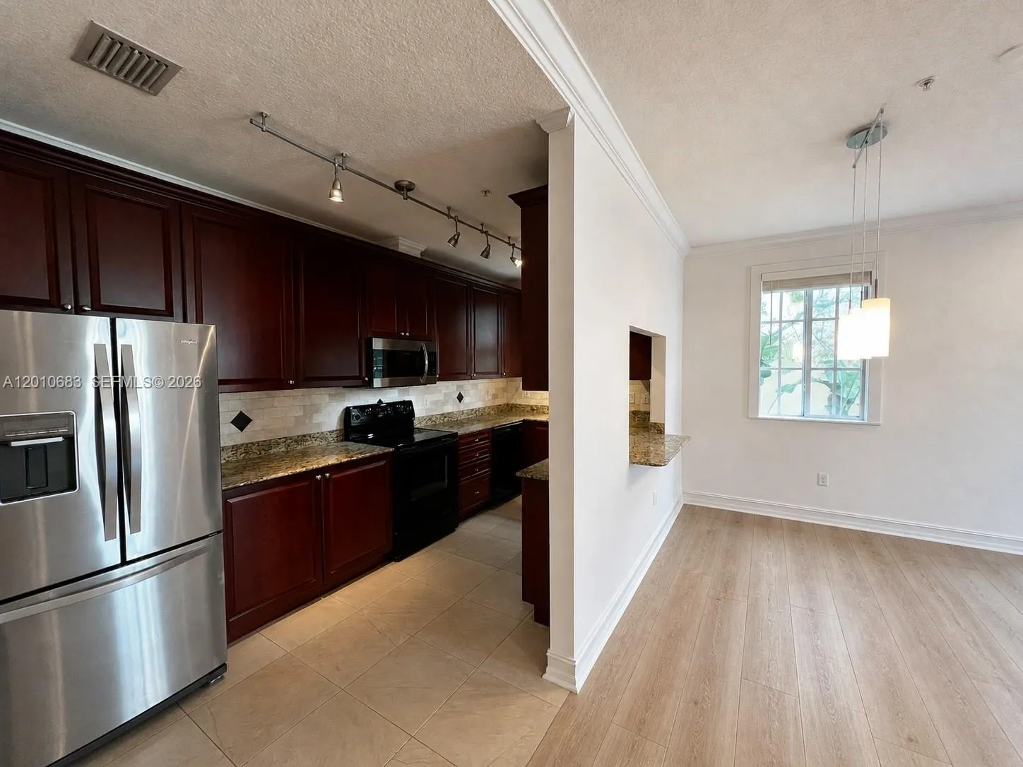 115 Mendoza Ave # 202, Coral Gables FL 33134
