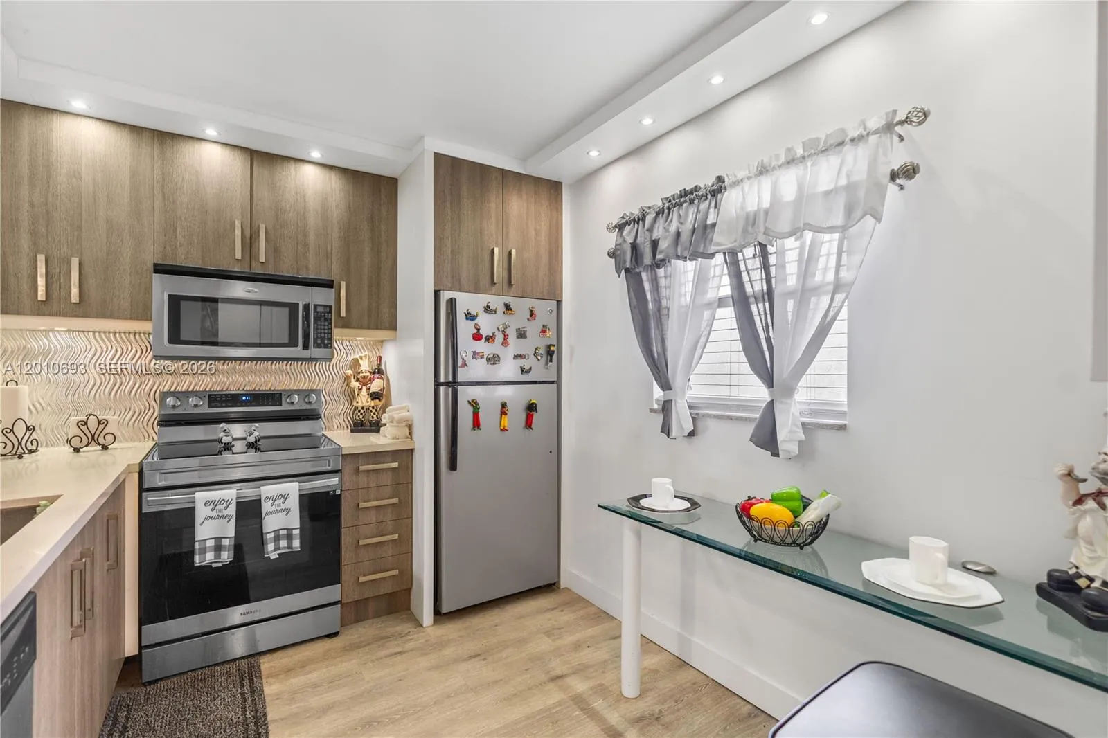 2850 Somerset Dr # 410L, Lauderdale Lakes FL 33311