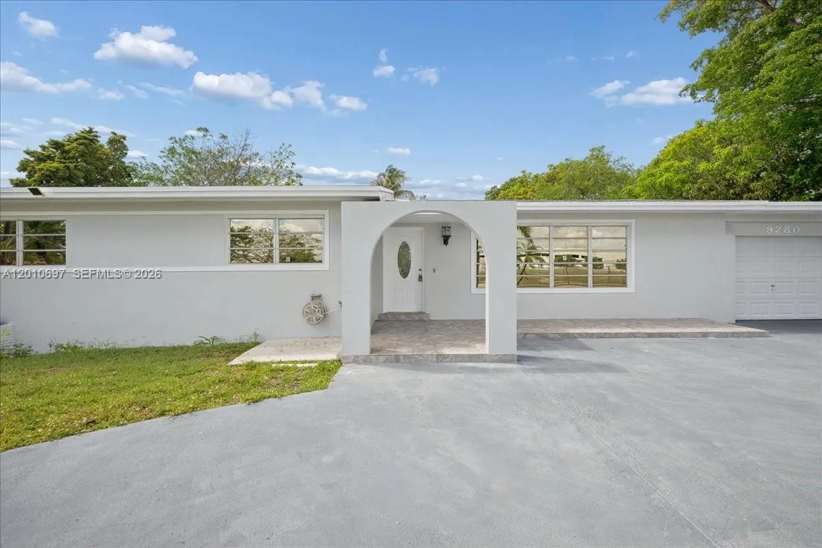 9280 SW 164th St, Palmetto Bay FL 33157