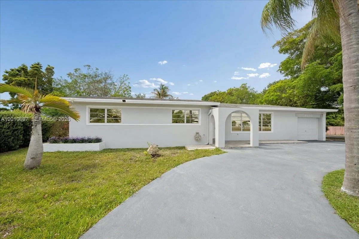 9280 SW 164th St, Palmetto Bay FL 33157