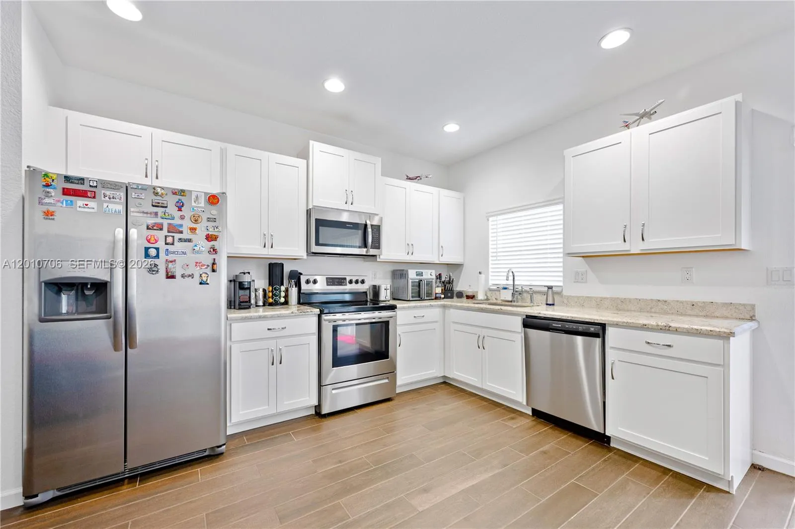 1106 NW 40th Ter, Lauderhill FL 33313