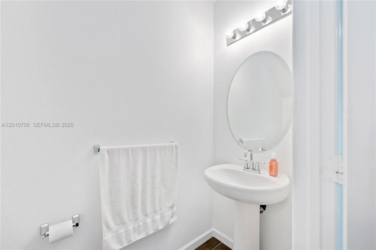 1106 NW 40th Ter, Lauderhill FL 33313