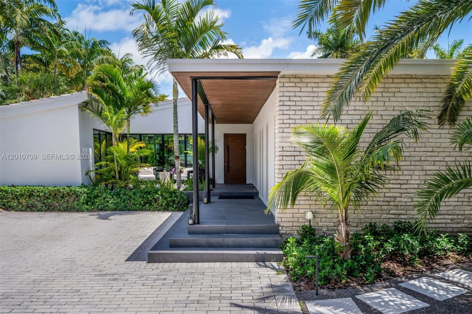 5225 La Gorce Dr, Miami Beach FL 33140