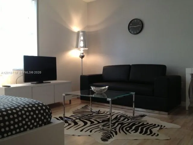 1127 Euclid Ave # 205, Miami Beach FL 33139