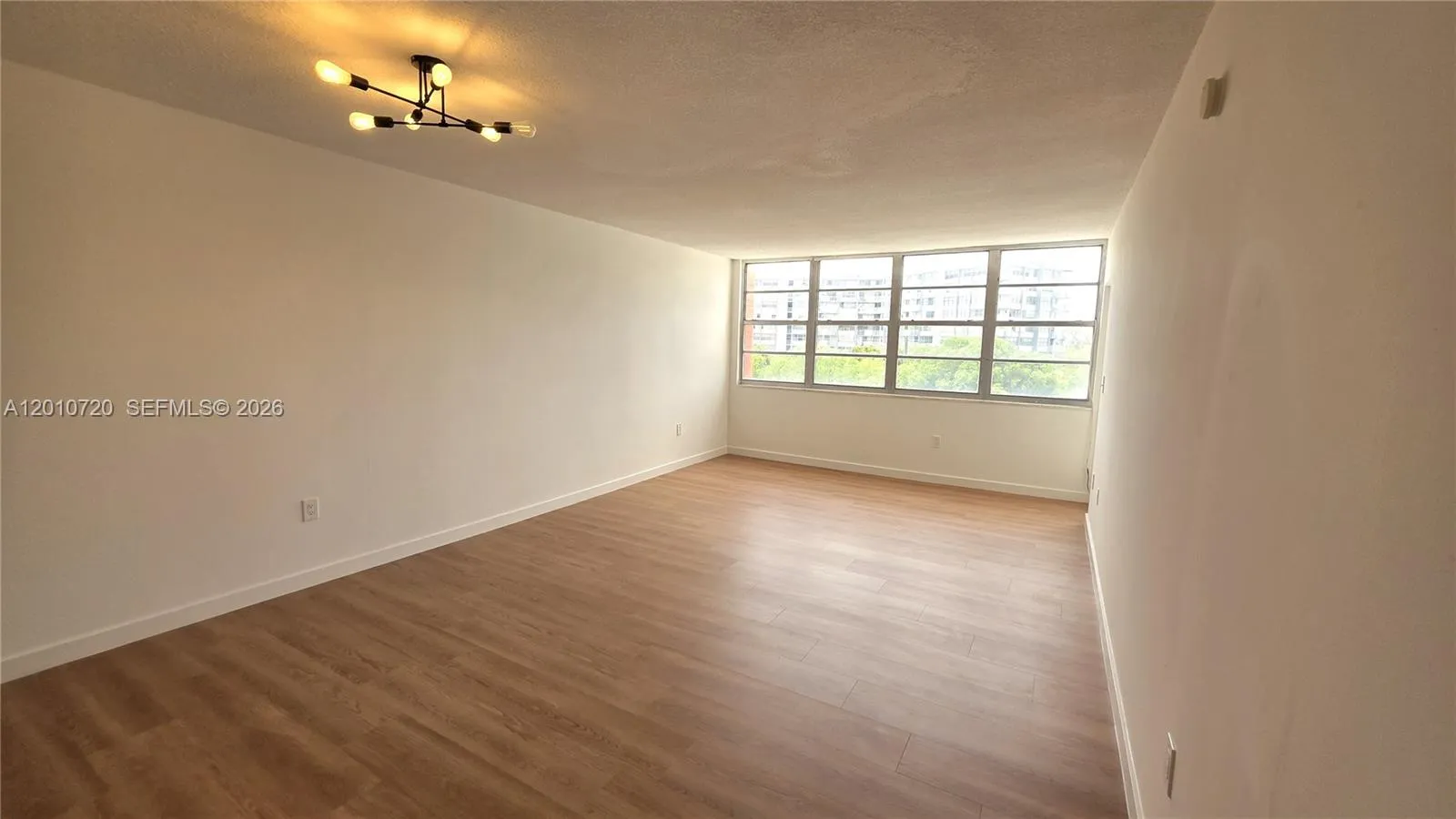 1351 NE Miami Gardens Dr # 413E, Miami FL 33179